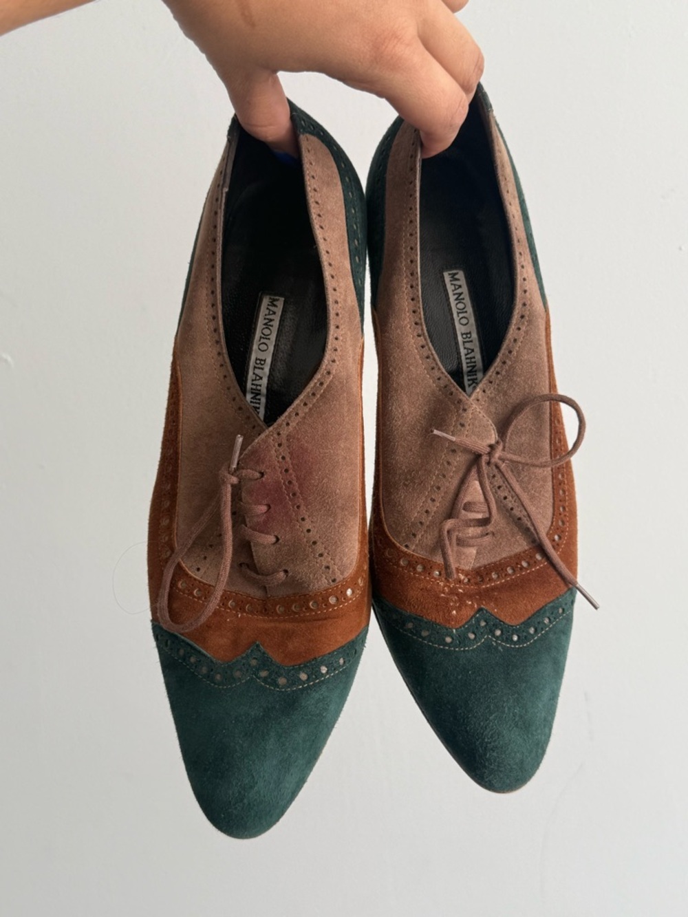 ♡ Manolo Blahnik Two-Tone Suede Pump in Brown & Forest Green